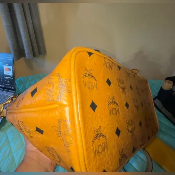 MCM Visetos Medium Essentials Shopper Tote Cognac - Picture 9 of 17